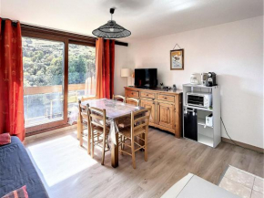 Spacieux 3 pièces, skis aux pieds, balcon sud, accès piscine, proche commerces et ESF - FR-1-267-176